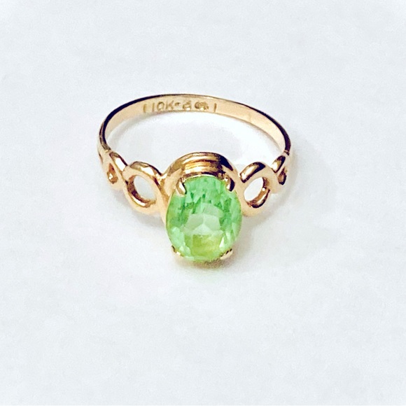 10k SOLID GOLD OVAL SHAPED GREEN BABY RING {NEW OLD STOCK} {VINTAGE} UNWORN! - Picture 2 of 4